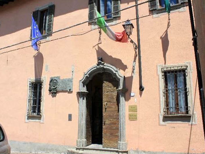 Palazzo Manzoni, Barzio